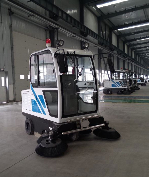 市政公园扫落叶扫地车
