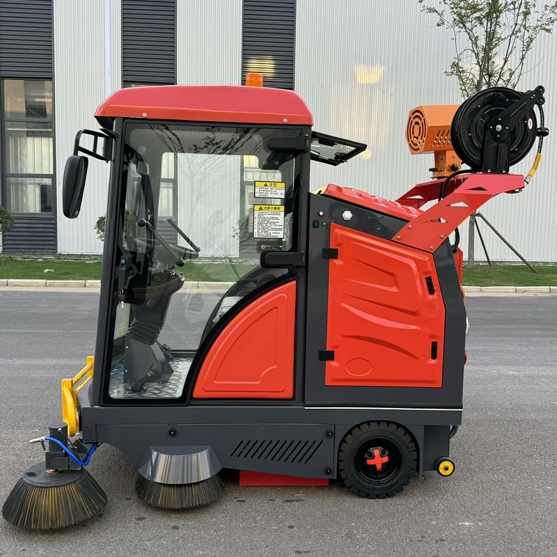 三朋SP战狼1Plus驾驶式扫地车 汽车零部件工厂清扫车